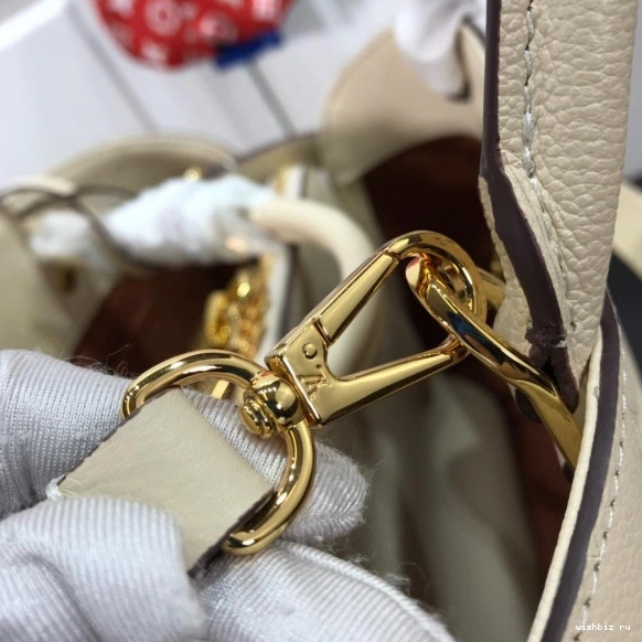 WIS MONTAIGNE VUITTON MM LOUIS 1015